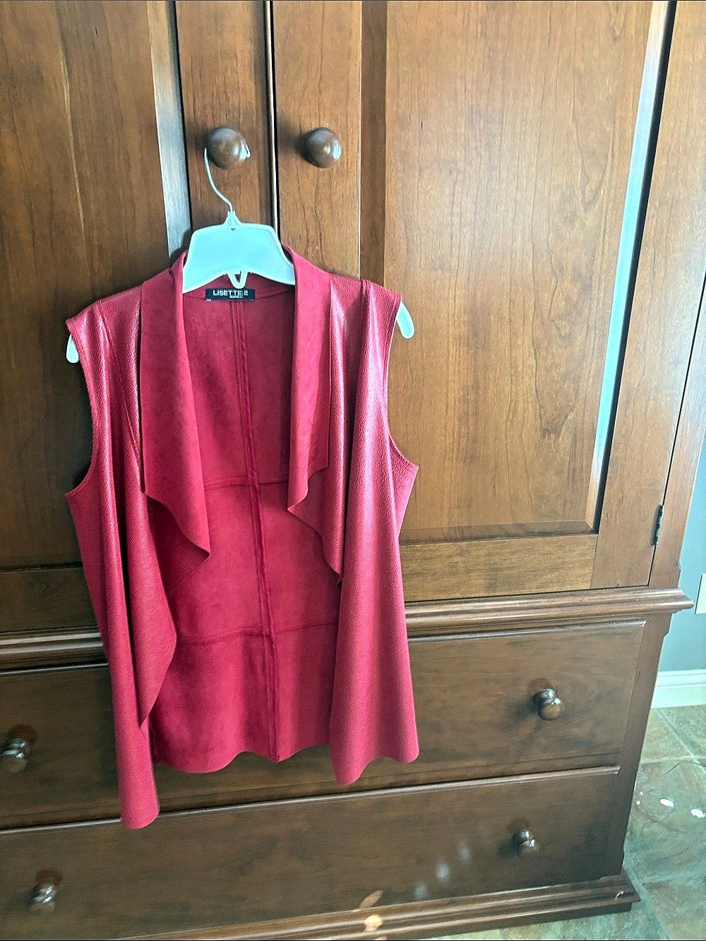 LISETTE Sleeveless Vest in Red Like New